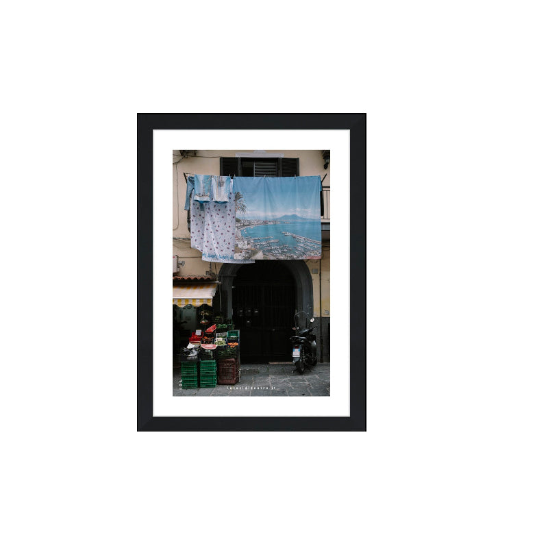Panni spasi - stampa fotografica su Napoli con cornice artigianale italiana