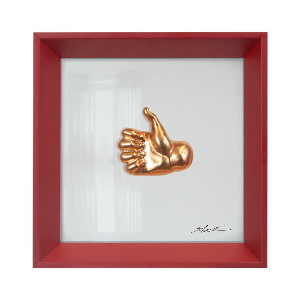 'O Like  - il linguaggio delle mani con scultura in resina oro cromato su quadro fondo in vetro e cornice bordeaux