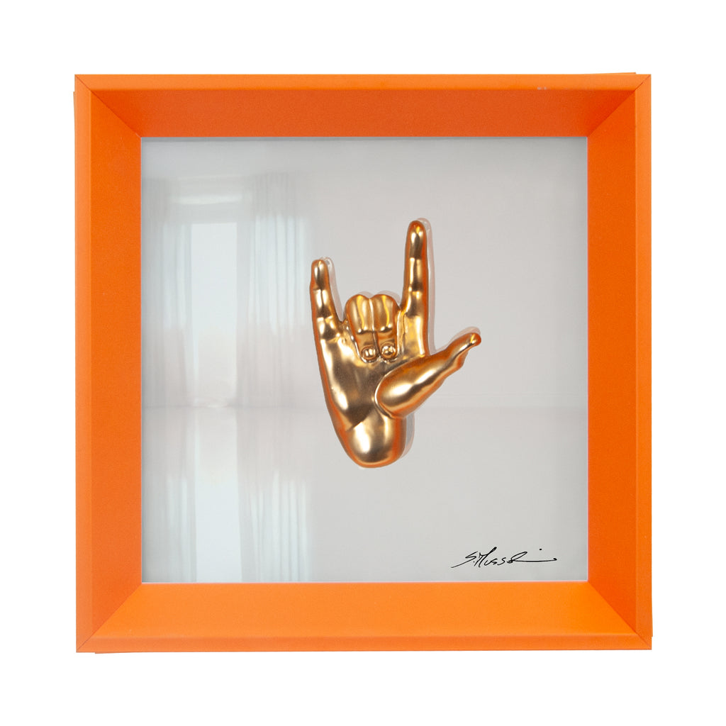Rock 'n roll - il linguaggio delle mani con scultura in resina oro cromato su quadro fondo in vetro e cornice arancione