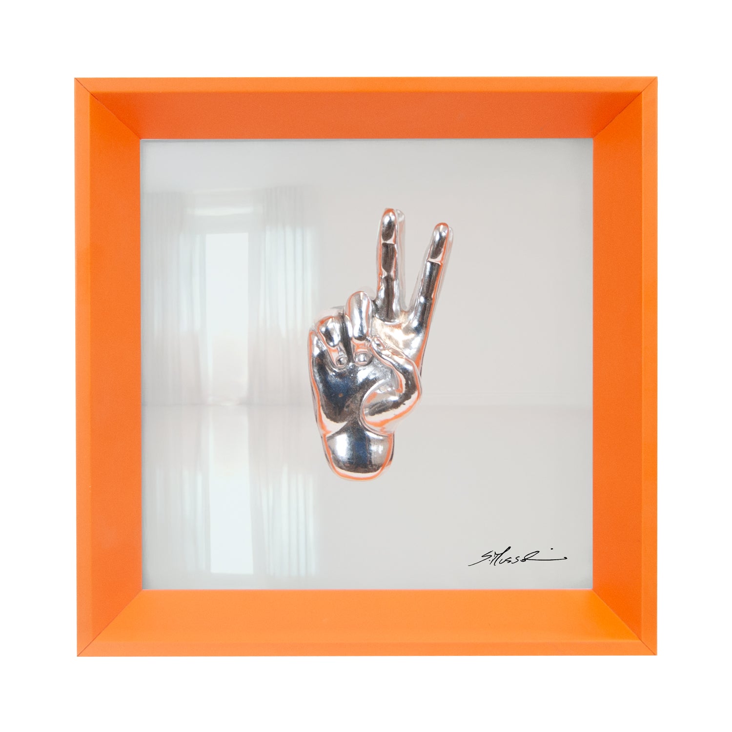 Buscìa - the language of the hands with sculpture in chromed resin on a white background painting and an Italian handcrafted frame