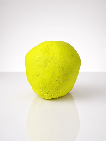 'E capuzzelle, il Culto delle Anime Pezzentelle - Teschi scultura in resina giallo fluo da 14cm