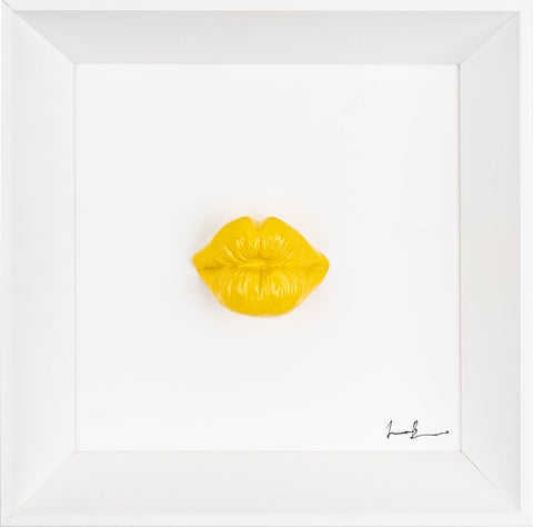 ‘O bacio - scultura in resina colorata lucida su quadro fondo bianco (vers. 19x19)