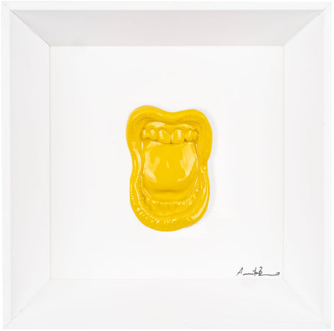 ‘A paura - scultura in resina colorata lucida su quadro fondo bianco (vers. 19x19)