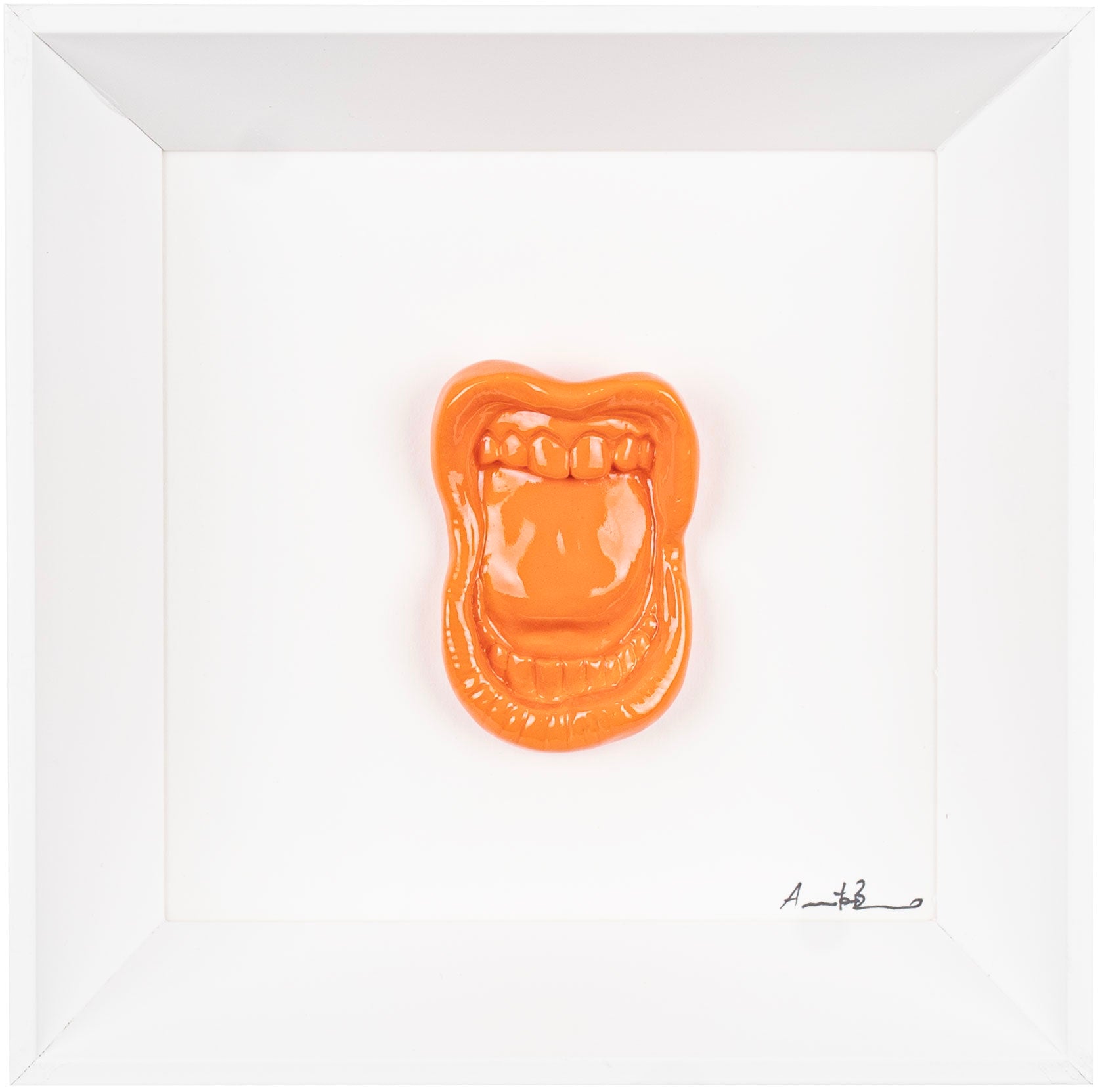 ‘A paura - scultura in resina colorata lucida su quadro fondo bianco (vers. 19x19)
