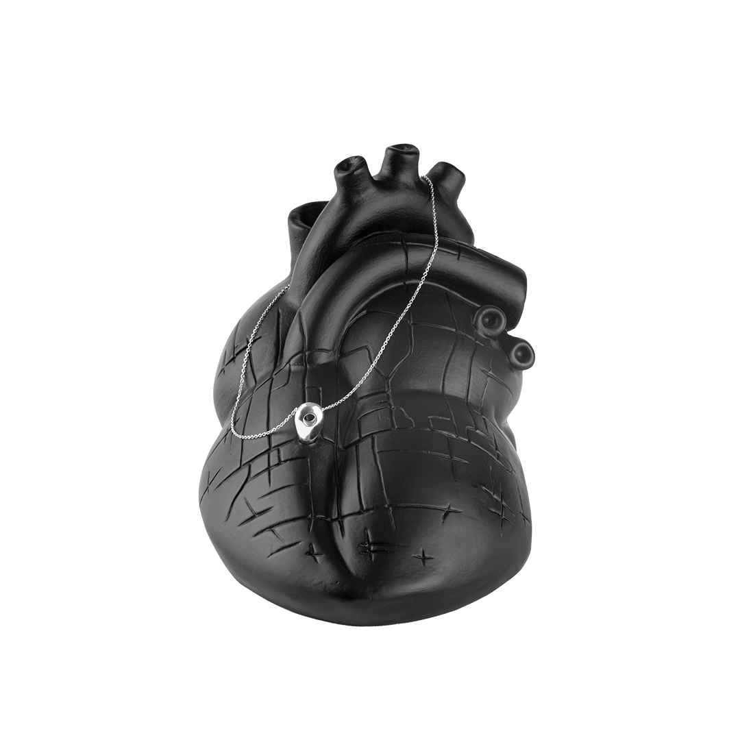 Staje ccà - scultura porta gioiello in resina nera del cuore di Napoli con mappa incisa e con ciondolo PIN in argento o ottone