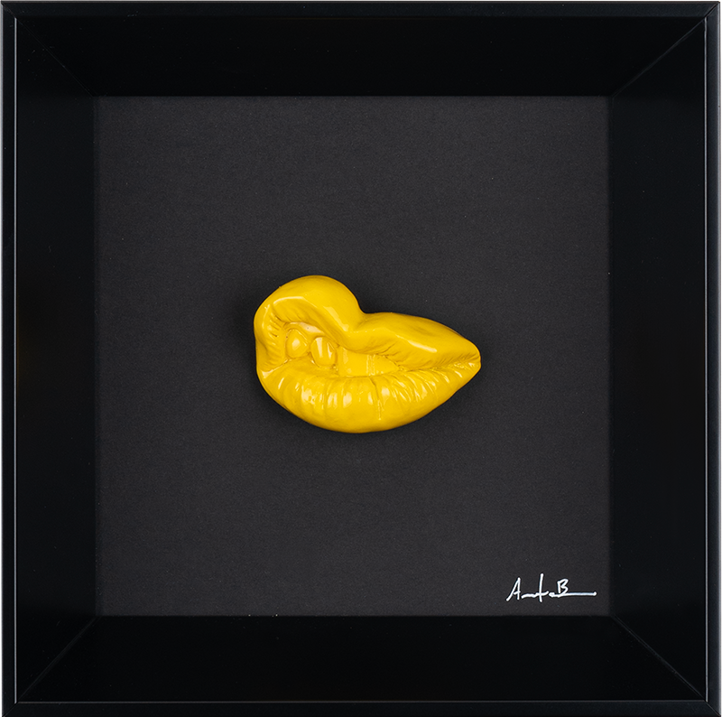 ‘E vaiasse - scultura in resina colorata lucida su quadro fondo nero (vers. 19x19)