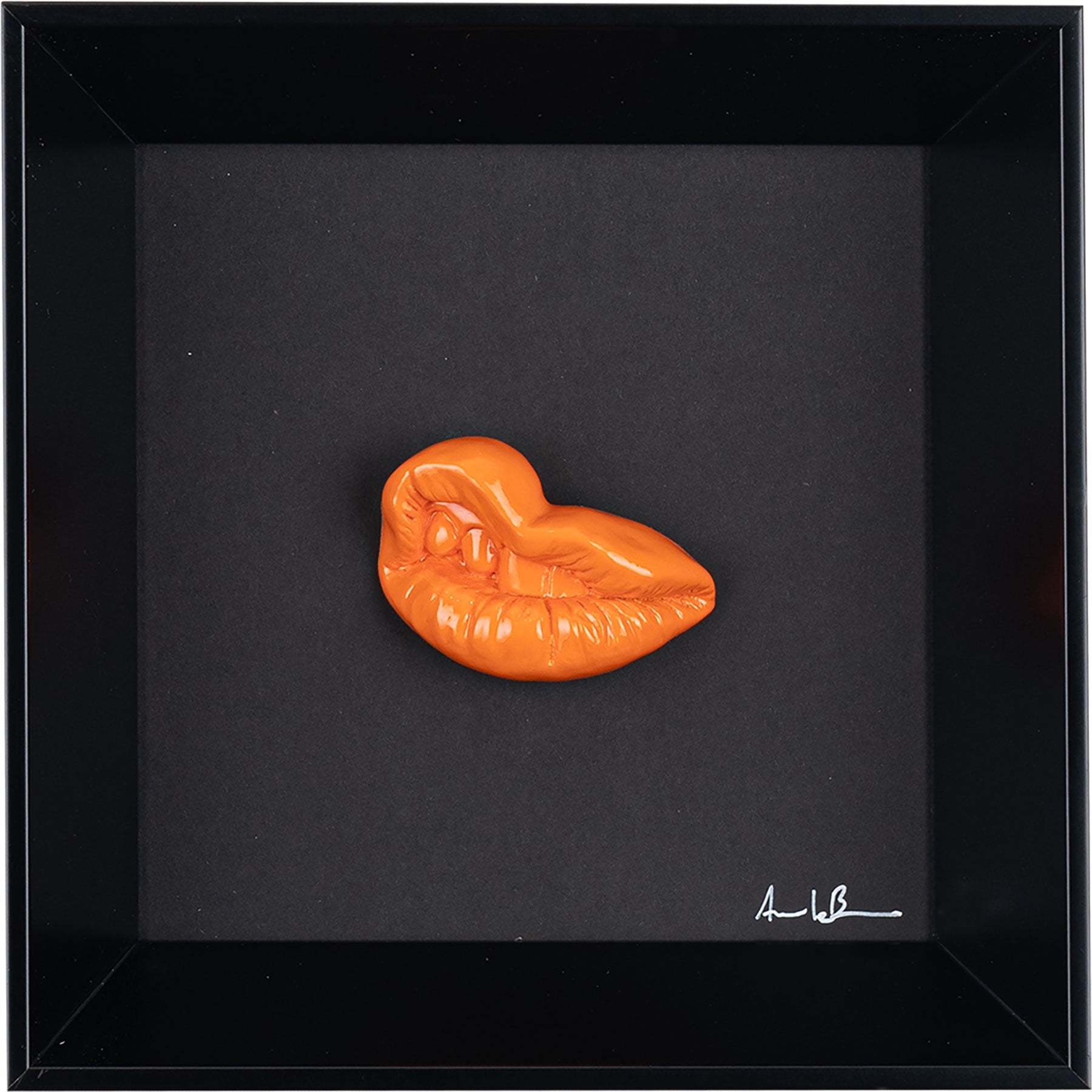 ‘E vaiasse - scultura in resina colorata lucida su quadro fondo nero (vers. 19x19)