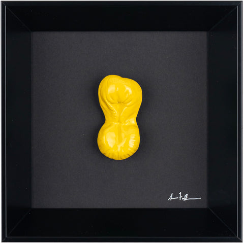 ‘A peccerella. - scultura in resina colorata lucida su quadro fondo nero (vers. 19x19)