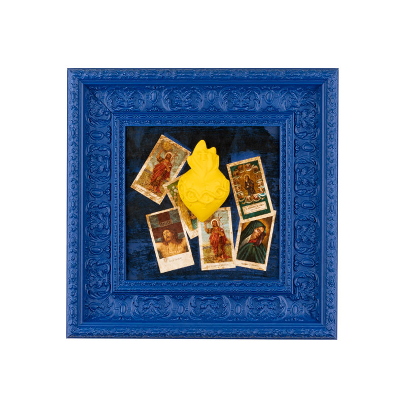 Devozione, edicola votiva - sculture in resina colorata con grafiche su quadro blu (vers. 47x47)