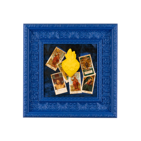 Devozione, edicola votiva - sculture in resina colorata con grafiche su quadro blu (vers. 47x47)