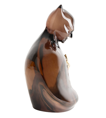 Man in black - scultura in resina trasparente nero/ambra con cuore in resina cromata oro (vers.40x25 cm)