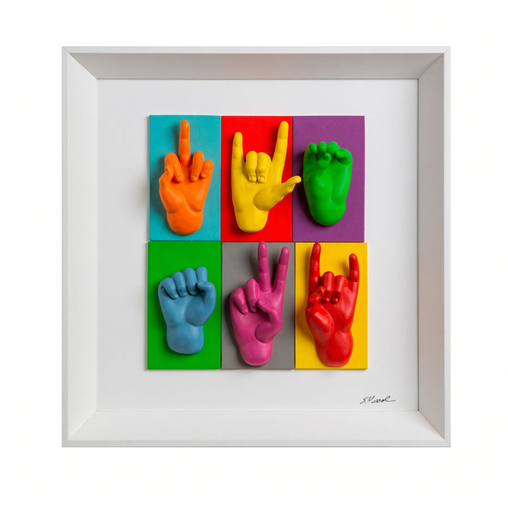 Multimani - sculture in resina colorata su cartoncino colorato e quadro fondo bianco con cornice artigianale italiana 30x30