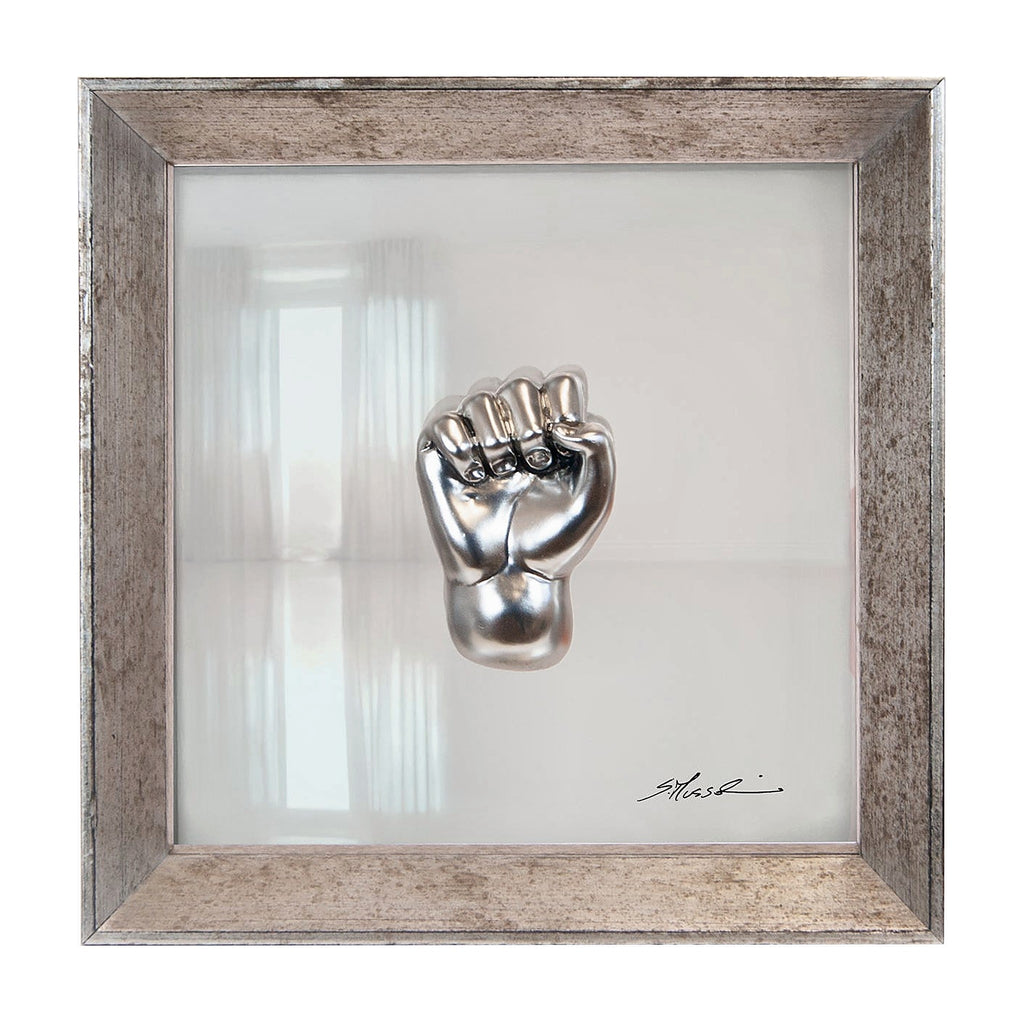 'A carocchia - il linguaggio delle mani con scultura in resina argento cromato su quadro fondo in vetro e cornice argento