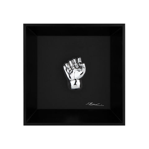 'A carocchia - il linguaggio delle mani con scultura in resina cromata su quadro fondo nero con cornice artigianale italiana