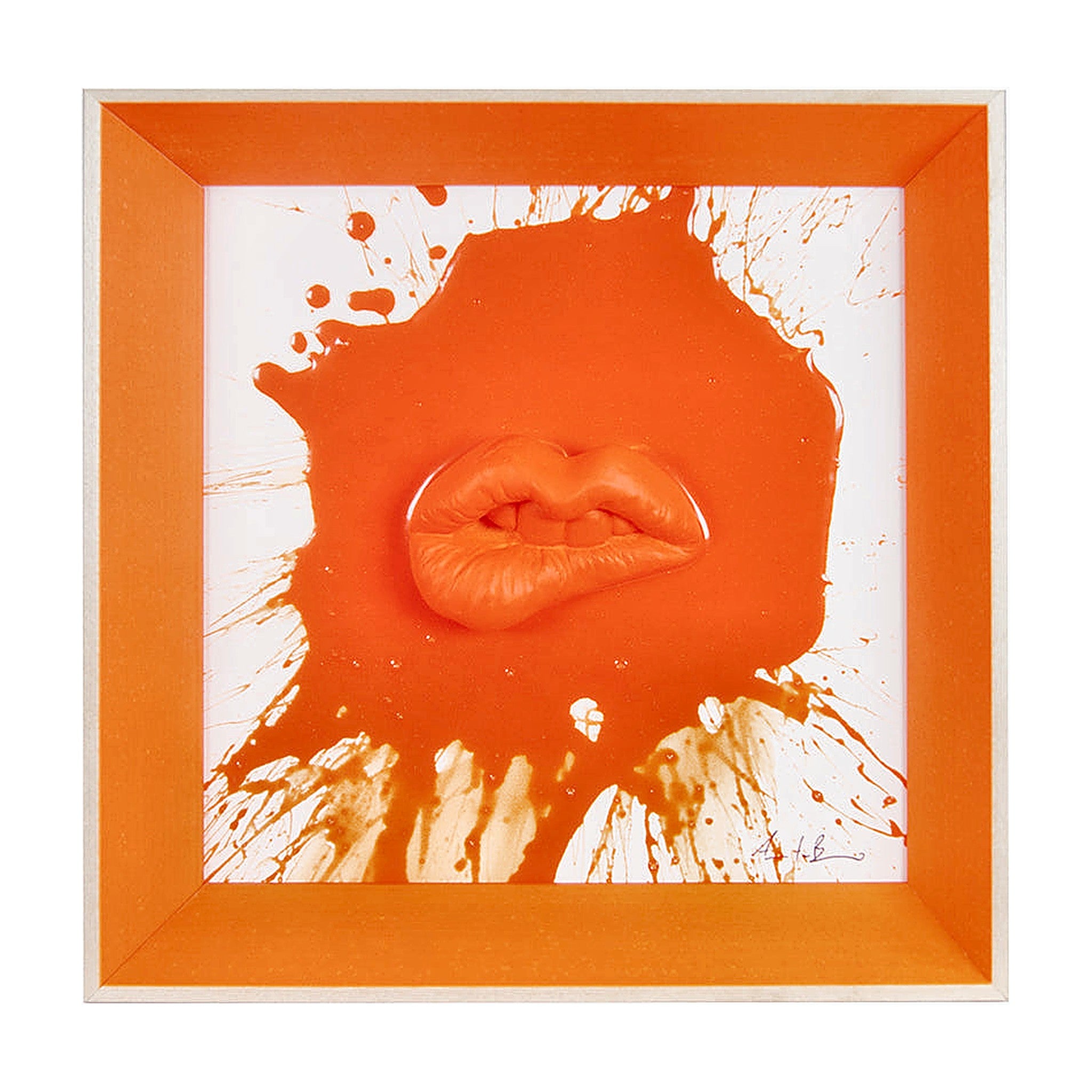 ‘A jatta - scultura in resina colorata lucida arancione fluo fondo bianco
