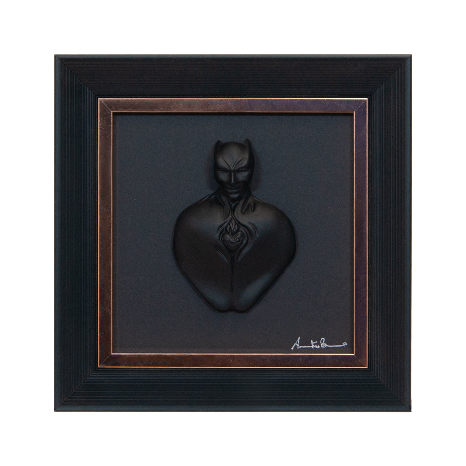 Man in black-scultura in resina opaca con bordo rame in quadro fondo nero