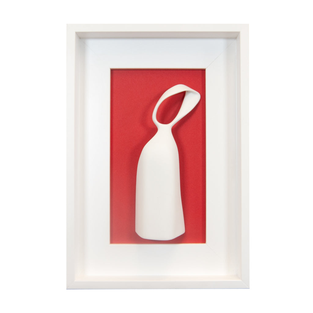 Fides qua - scultura in resina colorata bianca su quadro fondo bianco