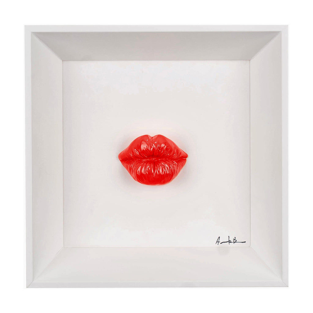 ‘O bacio - scultura in resina colorata lucida su quadro fondo bianco (vers. 19x19)