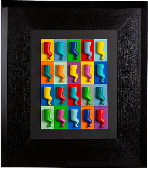 Corni - sculture colorate su quadro fondo nero con cartoncino colorato e cornice artigianale italiana