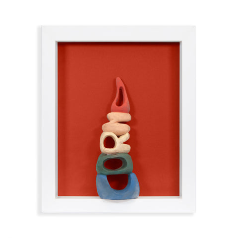 Pop corno-scultura in terracotta satinata dipinta in acrilico con cornice bianca