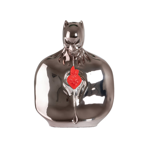 Man in black - scultura in resina cromata con cuore rosso (vers.27x18 cm)