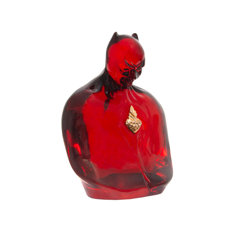 Man in black - scultura in resina trasparente rossa e cuore in oro cromato (vers.27x18 cm)