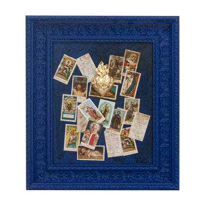 Devozione, edicola votiva - sculture in resina colorata con grafiche su quadro blu (vers. 59x69)