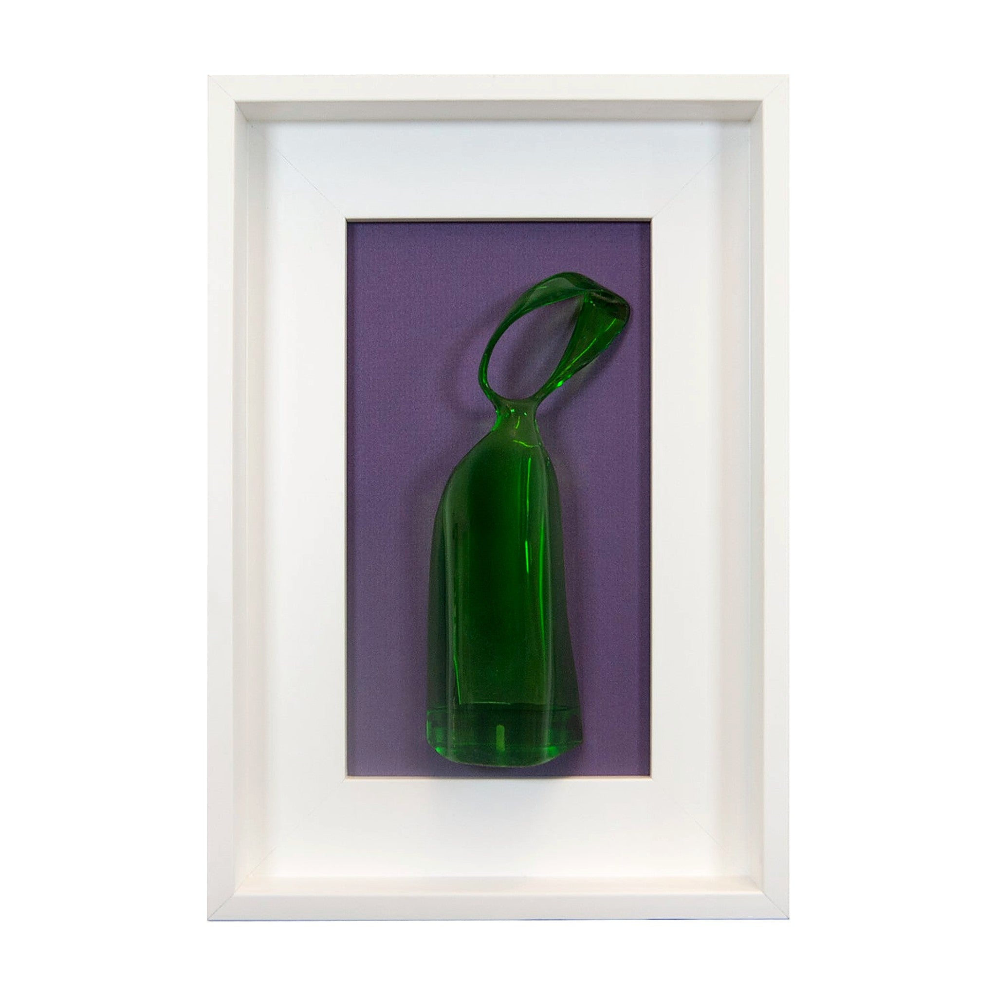 Fides qua - scultura in resina colorata verde trasparente su quadro fondo bianco
