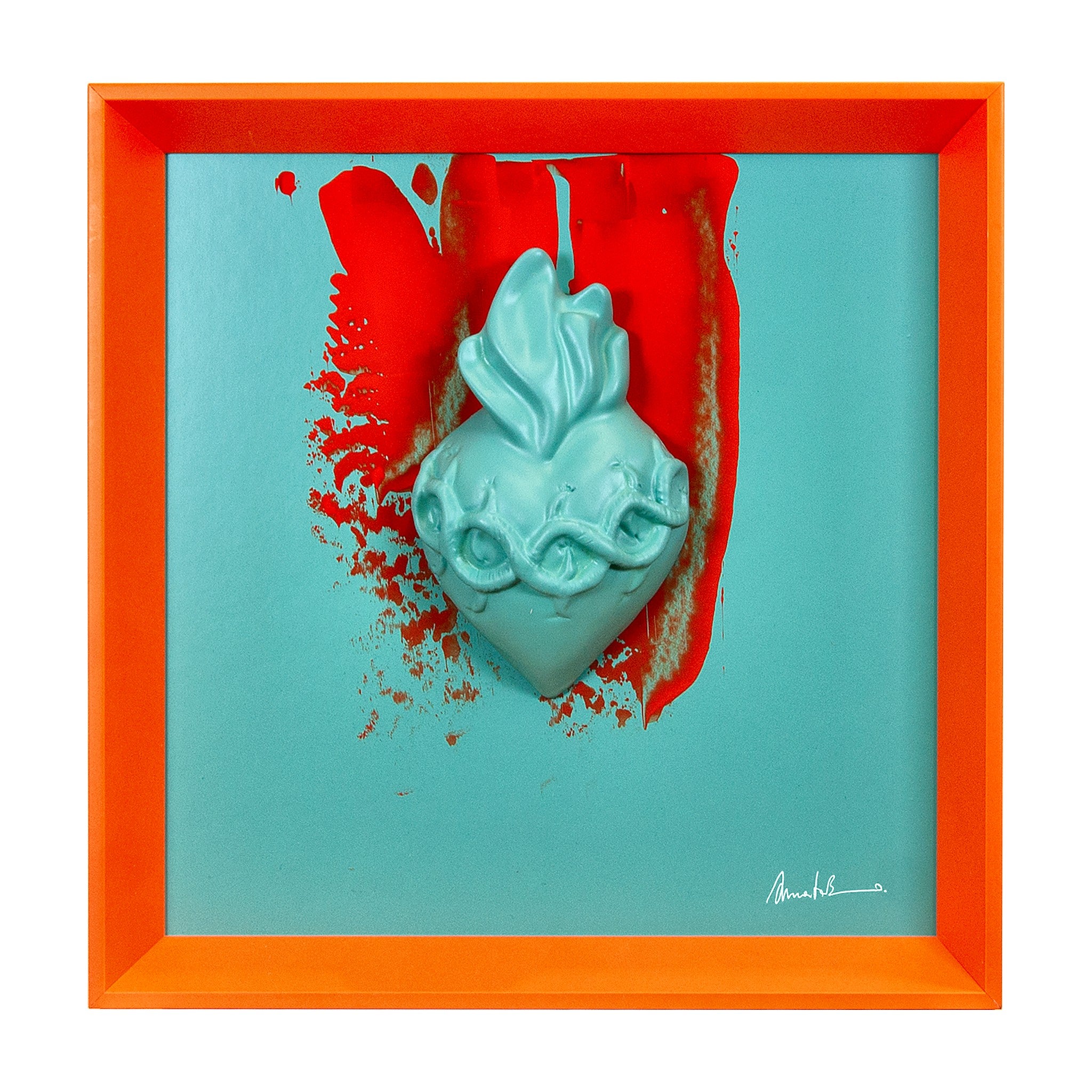 L'atu Core - scultura in resina colorata celeste su quadro con cornice artigianale in legno (vers. 30x30)