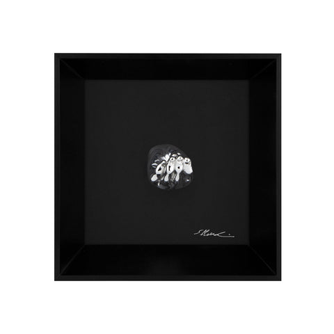 But what's wrong? - the language of the hands with a sculpture in chromed resin and a black background painting with an Italian handcrafted frame
