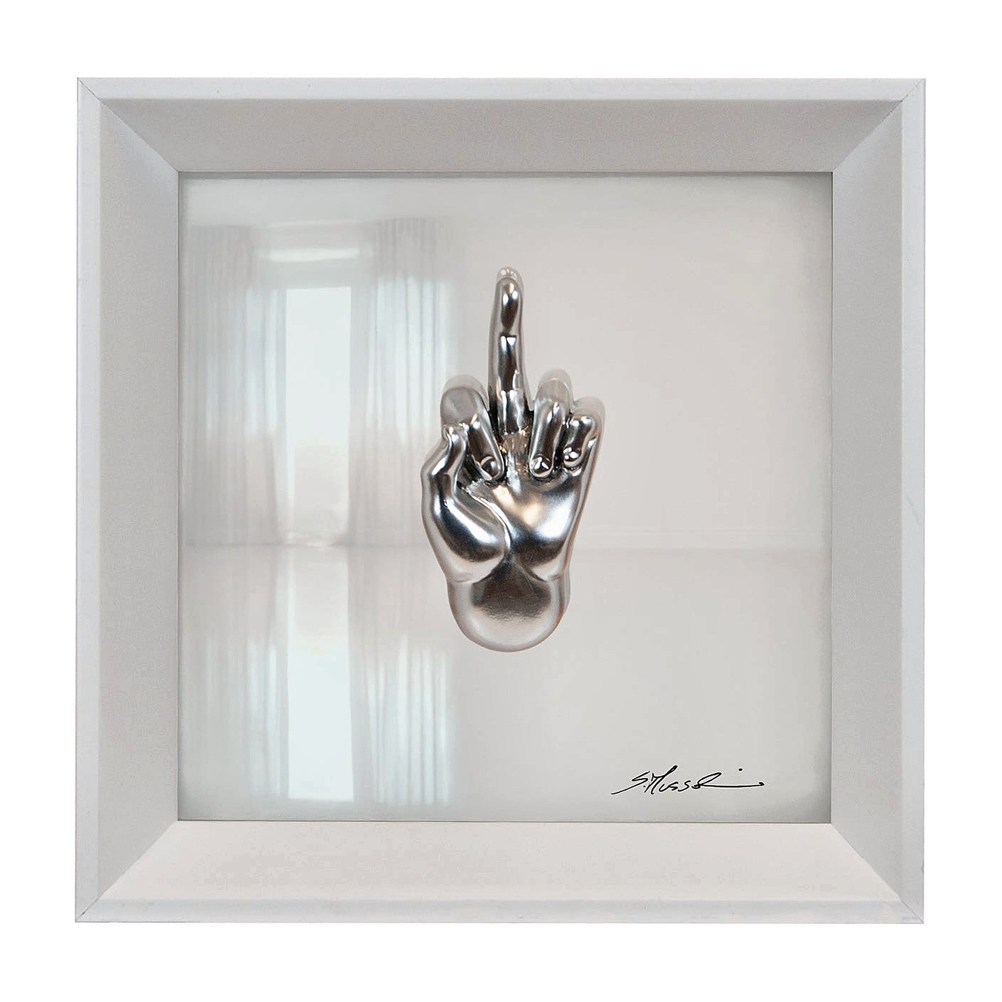 Ma Vafancul  - il linguaggio delle mani con scultura in resina argento cromato su quadro fondo in vetro e cornice bianca