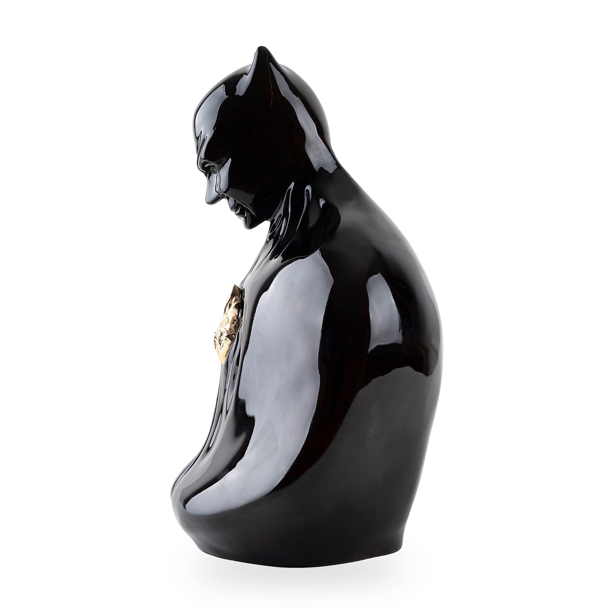 Man in black - scultura in resina trasparente nero con cuore in resina cromata oro (vers.40x25 cm)