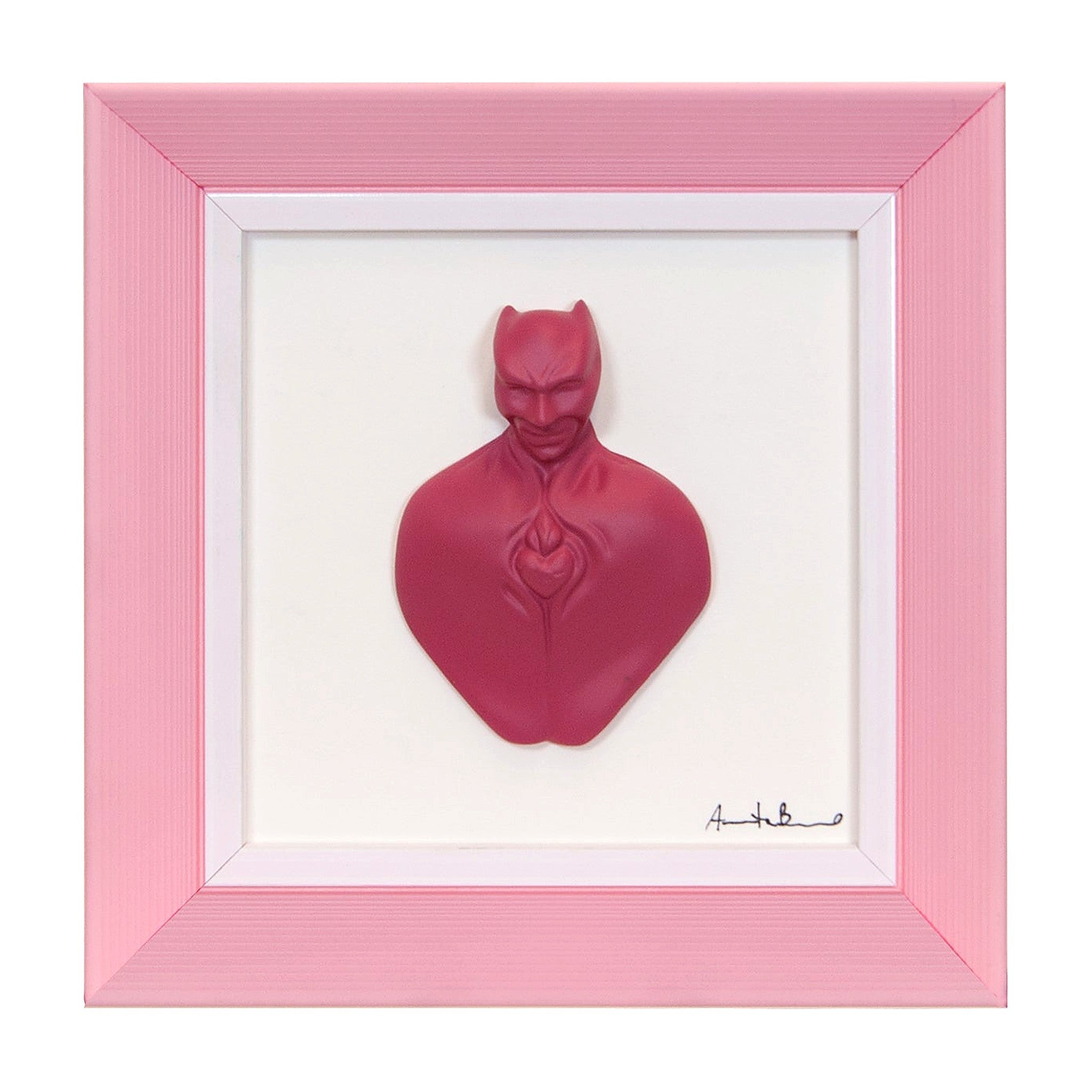 Man in color-scultura in resina opaca fuchsia con cornice rosa in quadro fondo bianco