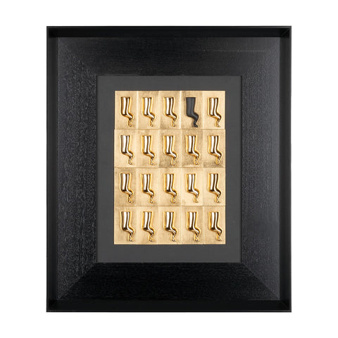 Multicorni - quadro con sculture in resina cromata e uno nero su cartoncini oro foglia su fondo nero (vers.60x70)