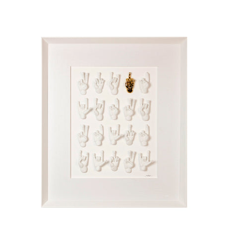 Multimani - sculture in resina colorata e dorata su quadro fondo bianco con cornice artigianale italiana