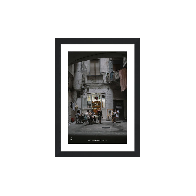 'O vascio -stampa fotografica su Napoli con cornice artigianale italiana