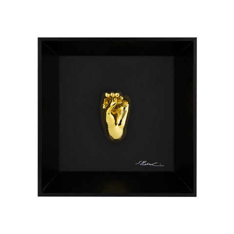 Speak, speak and then don't do anything - the language of the hands with sculpture in chromed resin on a black background painting with an Italian handcrafted frame