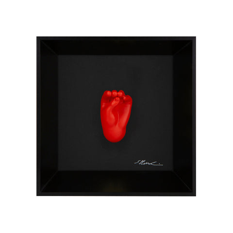 Parl parl e poi nun fai nient - il linguaggio delle mani con scultura in resina su quadro fondo nero con cornice artigianale italiana