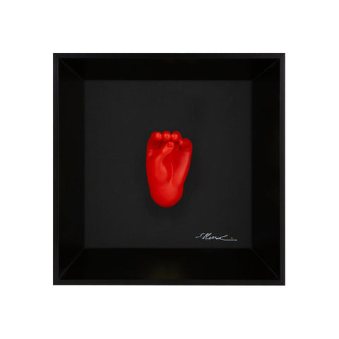 Speak, speak and then don't do anything - the language of the hands with resin sculpture on a black background painting with an Italian handcrafted frame