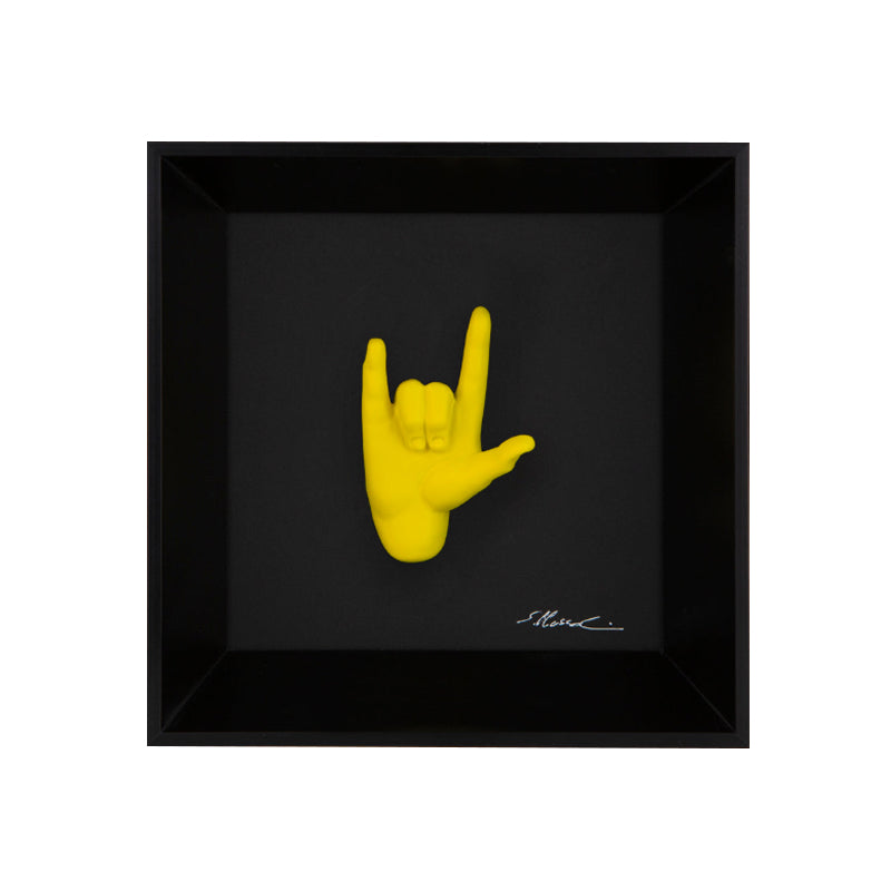 Rock 'n roll - il linguaggio delle mani con scultura in resina su quadro fondo nero con cornice artigianale italiana