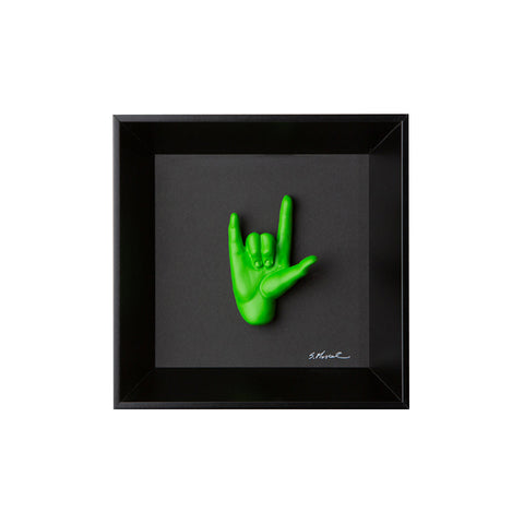 Rock 'n roll - il linguaggio delle mani con scultura in resina su quadro fondo nero con cornice artigianale italiana