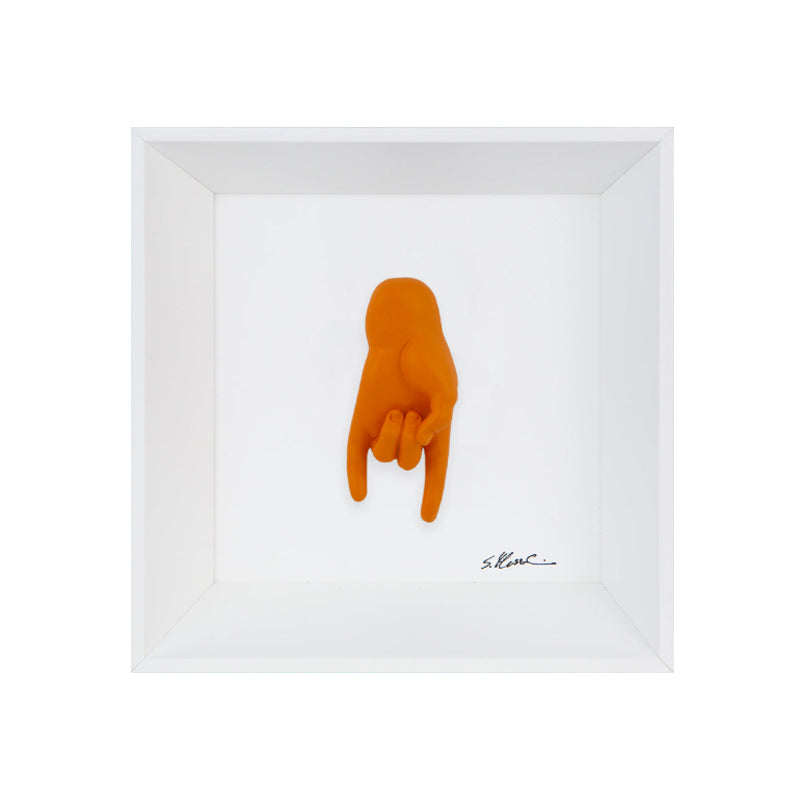 Tié tiè - il linguaggio delle mani con scultura in resina su quadro fondo bianco con cornice artigianale italiana