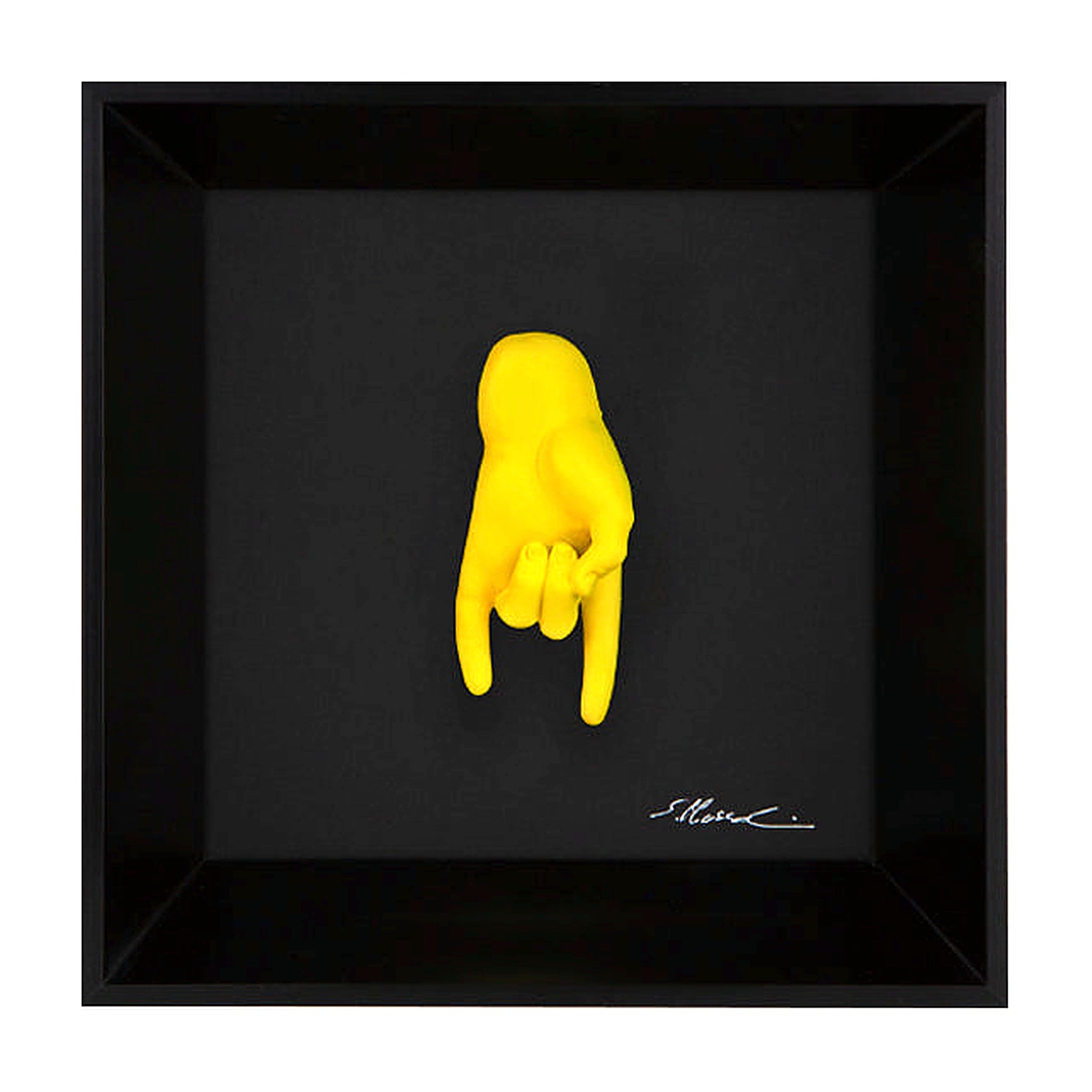 Tié tiè - il linguaggio delle mani con scultura in resina su quadro fondo nero con cornice artigianale italiana