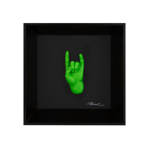Tien 'e ccorn - il linguaggio delle mani con scultura in resina su quadro fondo nero con cornice artigianale italiana