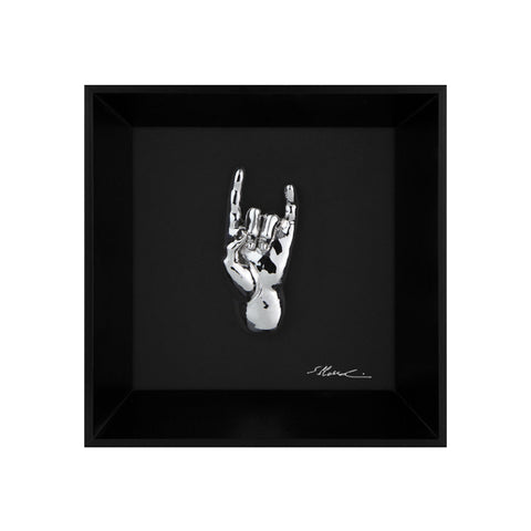 Tien 'e ccorn - the language of the hands with sculpture in chromed resin on a black background painting with an Italian handcrafted frame