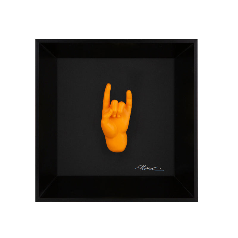 Tien 'e ccorn - the language of the hands with resin sculpture on a black background painting with an Italian handcrafted frame