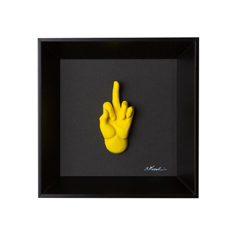 Ma Vafancul - il linguaggio delle mani con scultura in resina su quadro fondo nero con cornice artigianale italiana