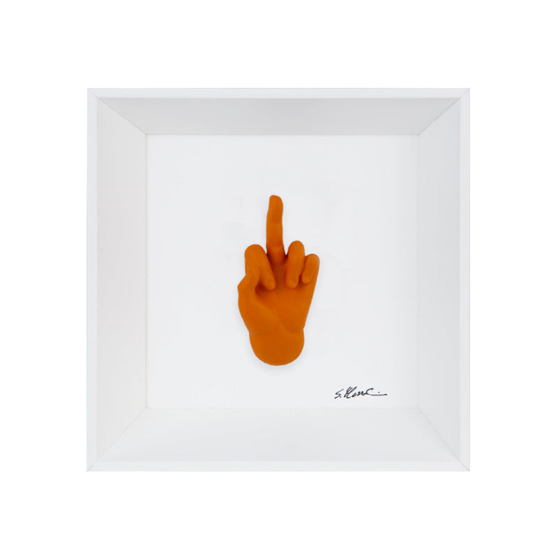 Ma Vafancul - il linguaggio delle mani con scultura in resina su quadro fondo bianco con cornice artigianale italiana
