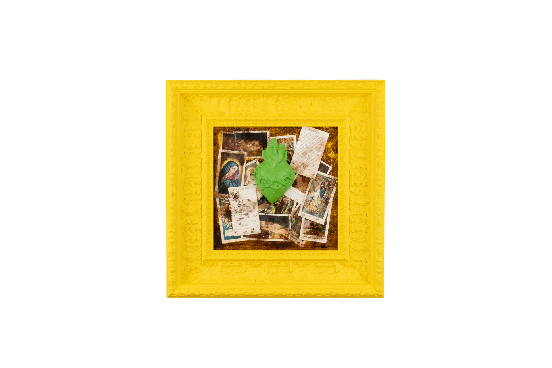 Devozione, edicola votiva - sculture in resina colorata con grafiche su quadro giallo (vers. 47x47)