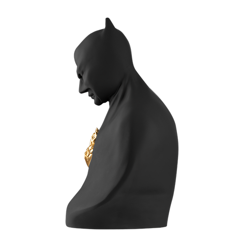 Man in black - scultura in resina opaca con il cuor sacro di Gesu